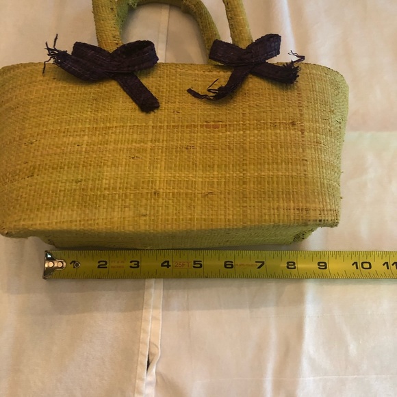 Paris Totes Green and Yellow Woven Tote. - Picture 5 of 6